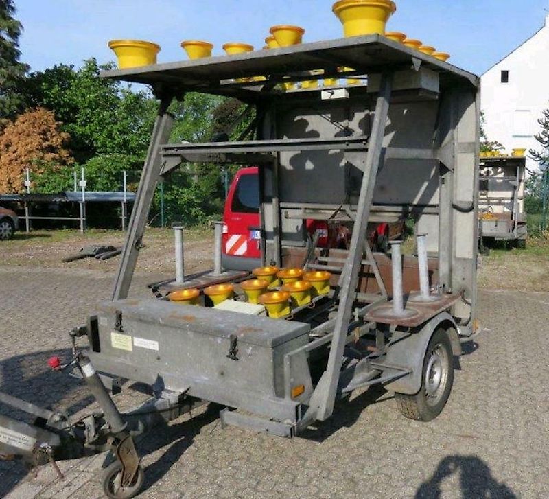 Absperrtafel Verkehrsleitanhänger verkeherssicherungsanhänger vz